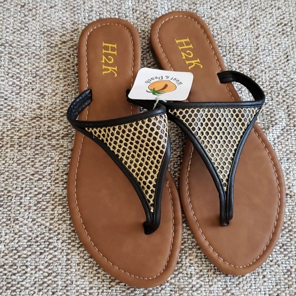 Big Girls Youth Sandals New With tags size 6 & 7 - Picture 2 of 10